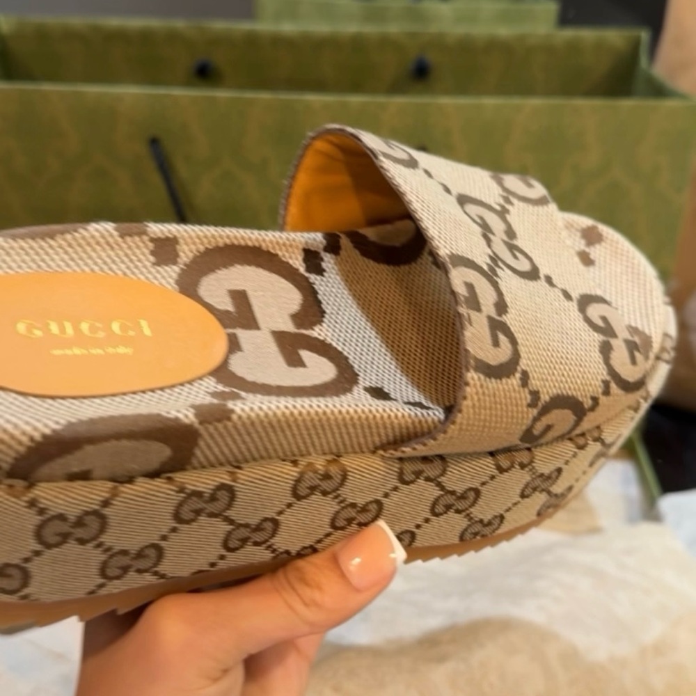 Gucci Slides Never Worn Bought A Size To Big - Picture 3 of 3